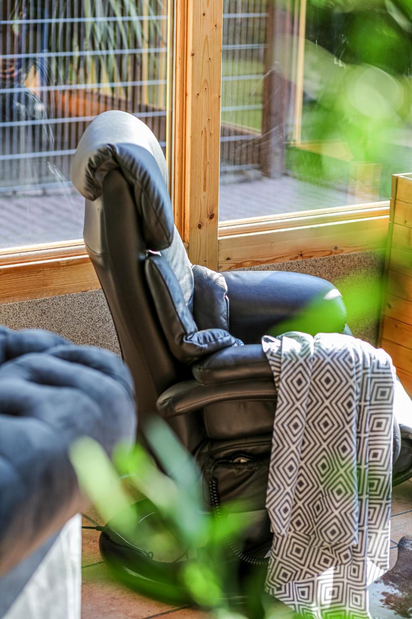 Wellnessparadies Mit Sauna Und Whirlpool Krakow am See Esterno foto